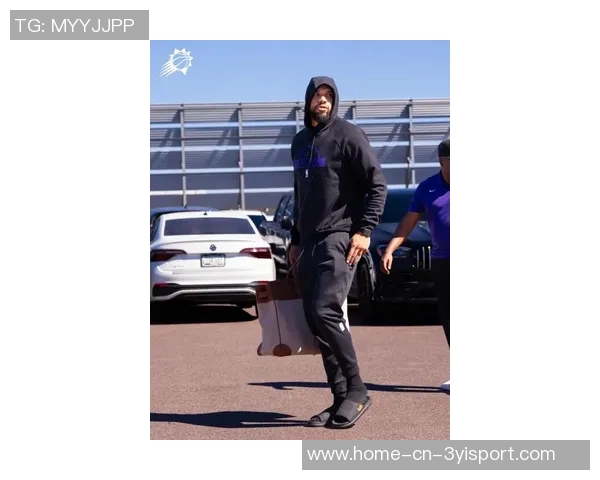 季前赛迎战湖人太阳队晒出布克马威帅气登机照引发关注 季前赛迎战湖人太阳队晒出布克马威帅气登机照引发关注