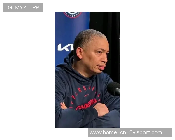 卢指导赞比尔对抗训练表现出色移动能力令人印象深刻 卢指导赞比尔对抗训练表现出色移动能力令人印象深刻