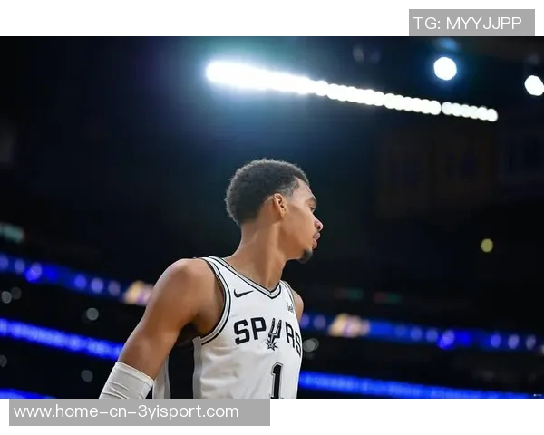 文班亚马全场数据耀眼却失误频繁13投7中斩获27分11篮板4助攻3抢断1盖帽 文班亚马全场数据耀眼却失误频繁13投7中斩获27分11篮板4助攻3抢断1盖帽