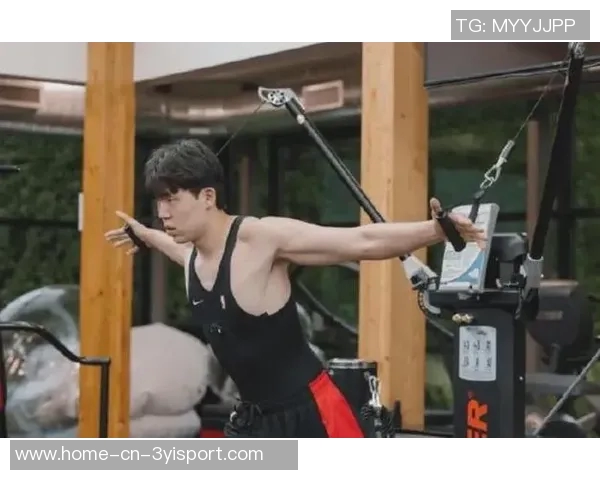 杨瀚森分享克里斯哥哥的努力生活每天早起一小时自学英语与妻子视频通话 杨瀚森分享克里斯哥哥的努力生活每天早起一小时自学英语与妻子视频通话